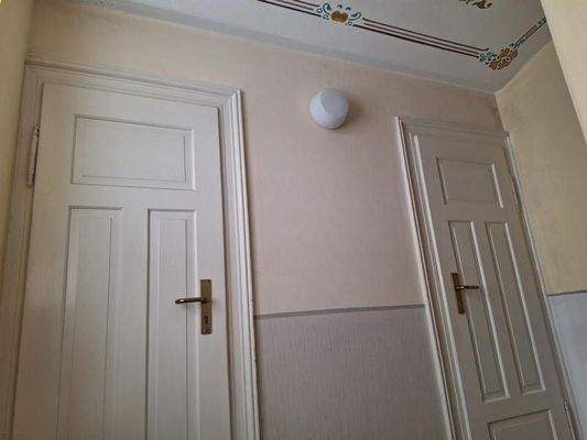 K800_Abstellkammern auf halber Treppe