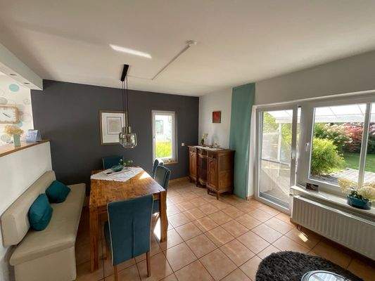 Esszimmerbereich und Terassenzugang