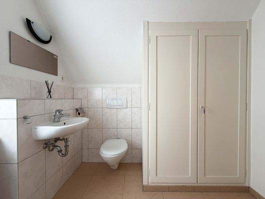 OG: Eine weiteres WC sorgt für reibungslose Abläufe im Alltag