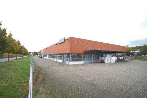 Außenansicht mit Rampe