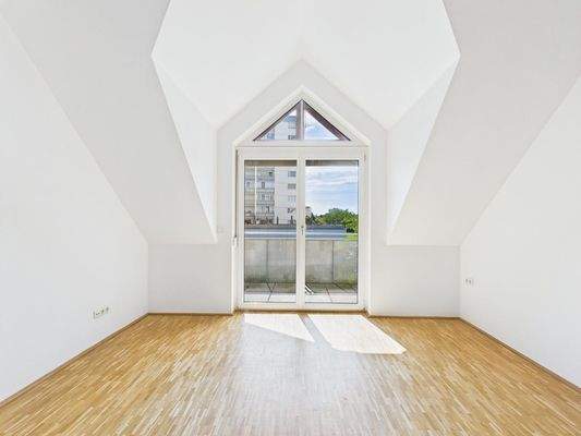 CAM04191G0-PR0051-STILL001