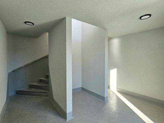 Stiegenhaus im EG - Platz für Lift