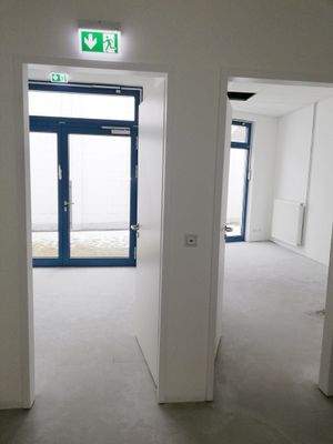 Blick in Büroräume 9,44_15,05