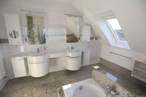 Dusch- und Wannenbad