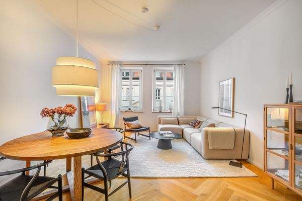 In Toplage nahe dem Gärtnerplatz entfaltet diese Wohnung charmantes Altbau-Flair