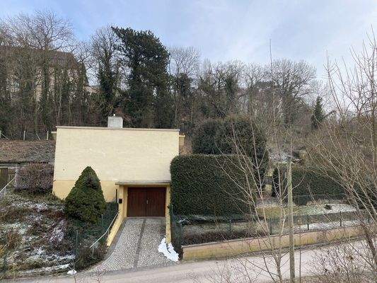 Grundstück mit Einfahrt