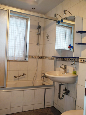 Badezimmer mit Wanne