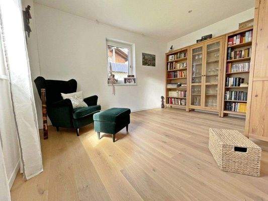 Bibliothek - Weitwinkel.jpg