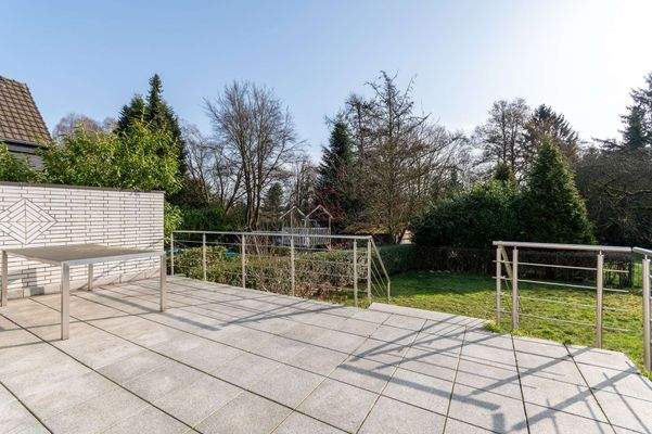 große Sonnenterrasse