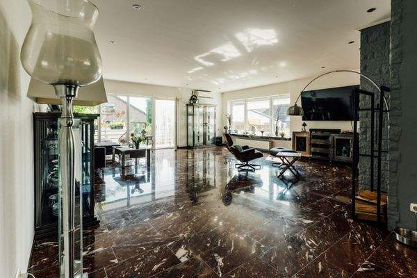 Wohnzimmer von der Küche aus