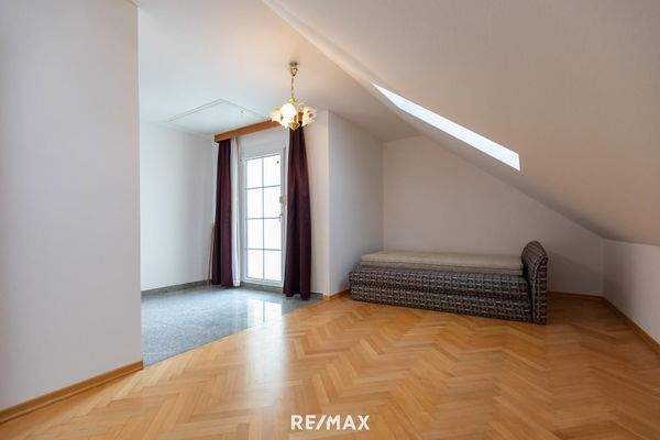 24. Zimmer mit Schrankraum