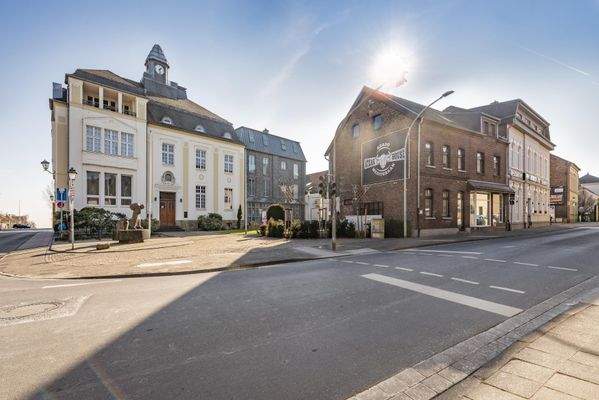 Straßenansicht gesamt