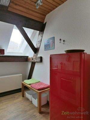 knallroter Kühlschrank