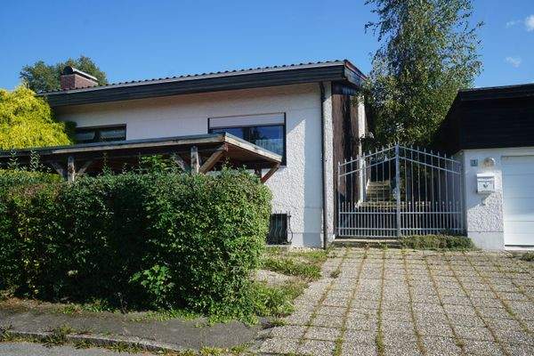 Aufgang, Carport, Garage