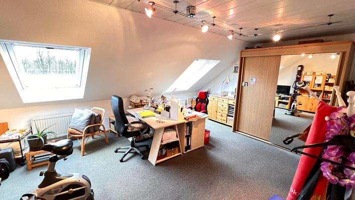 Schlafzimmer 2