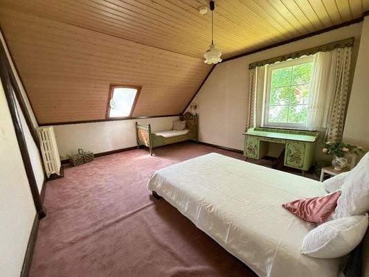  Zimmer im Obergeschoss