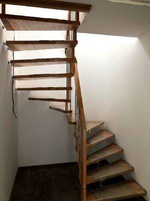 Treppe zur 2. Etage 