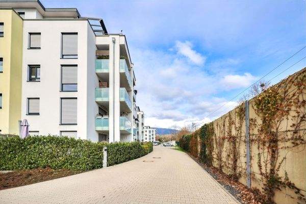 Zufahrt Außenstellplätze