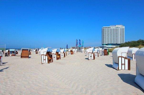 Der beliebte Warnemünder Ostseestrand 