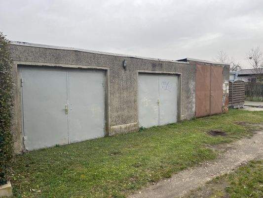 Garagen von Hinten