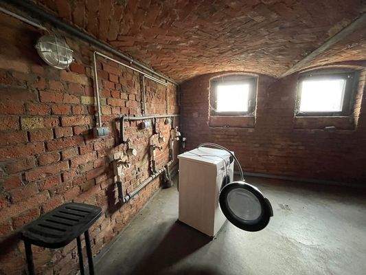 004020156800_302_359_17102025013622556