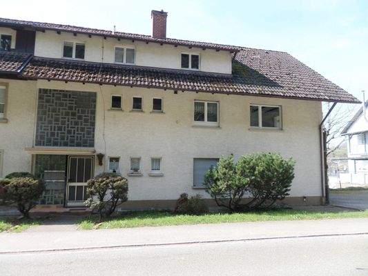 Hausansicht von der  Straßenseite