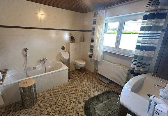 helles modernes Bad im EG 