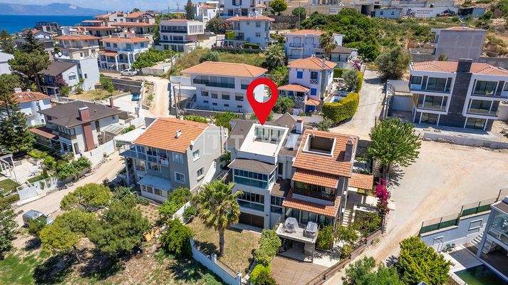 Seafront Furnished Villa with Marina View in Çeşme Dalyan
