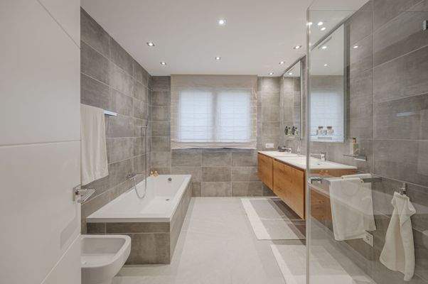 Master bathroom Villa Cala Vinyes