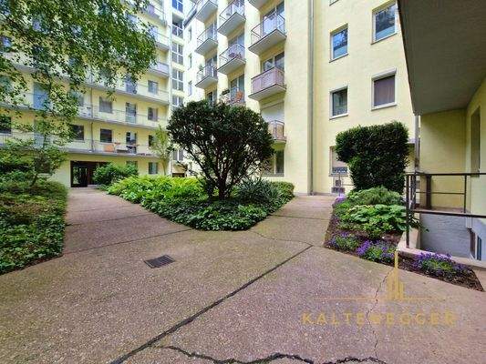 Innenhof mit Zugang zu den 4 Stiegen