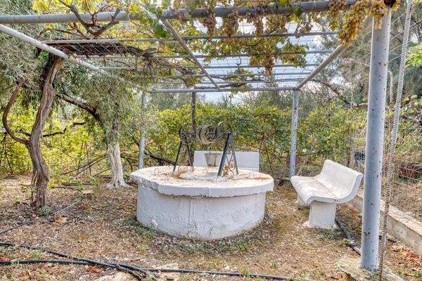 Kreta, Kalyves: Helle Villa zu verkaufen, nur wenige Schritte vom Meer entfernt