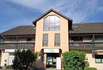 großes helles Wohnzimmer /Atelier auf der Ostseite