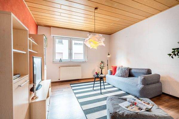 Lichtdurchflutetes Wohnzimmer