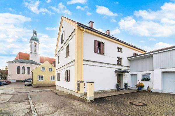 Hausansicht mit Eingang