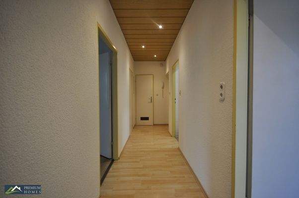 KIRCHBICHL - Eigentumswohnung - Flur