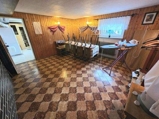 KG Partyraum mit Thekenbereich
