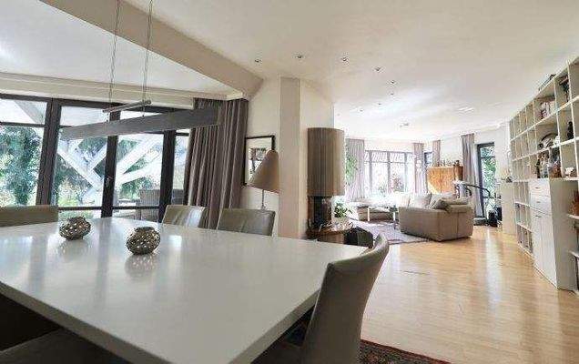 EG: Wohn-/Essbereich