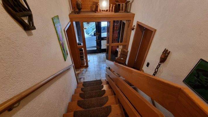 Hauseingang_Flur_Treppenhaus