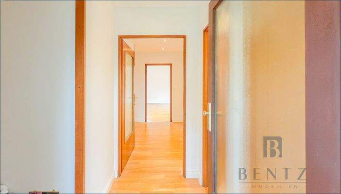 Eingangsbereich mit Garderobennische