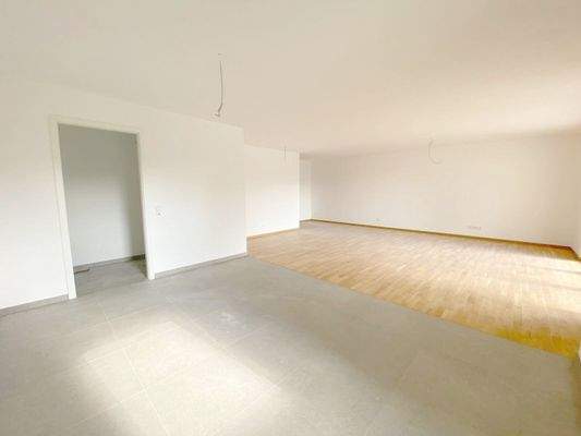 Küche mit Abstellraum