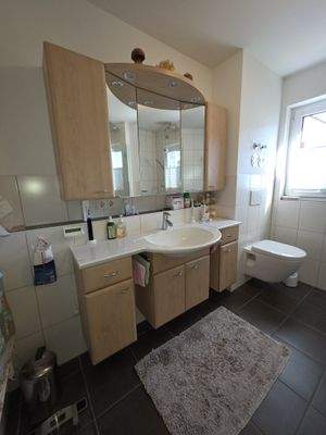 Bad mit Waschtisch/WC