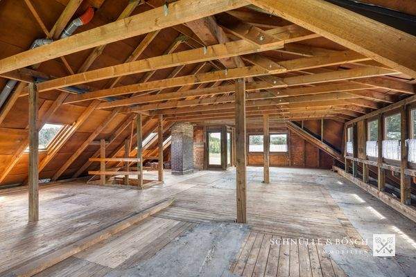 Zwei Terrassentüren zur Loggia