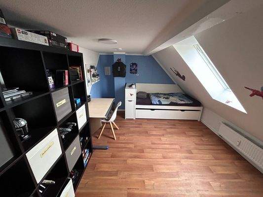 Arbeitszimmer o. Kinderzimmer