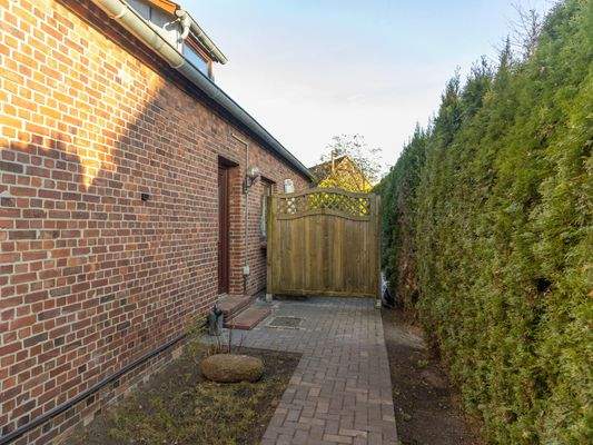 Seiteneingang zum OG