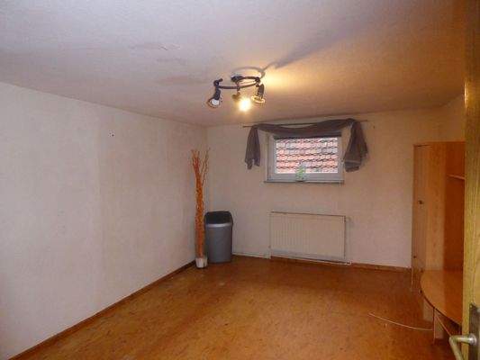 Zimmer a mit Zugang zur Kammer