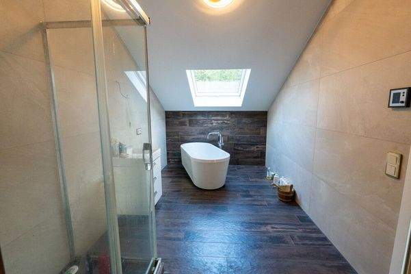 Badezimmer Hauptwohnung