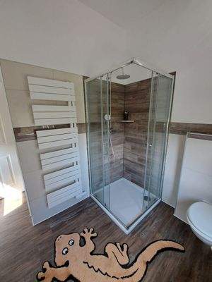 Badezimmer - 2. OG Ostseite (2)