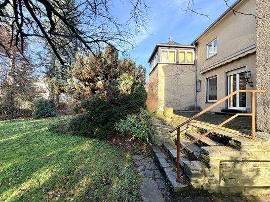 Rückansicht mit Terrasse