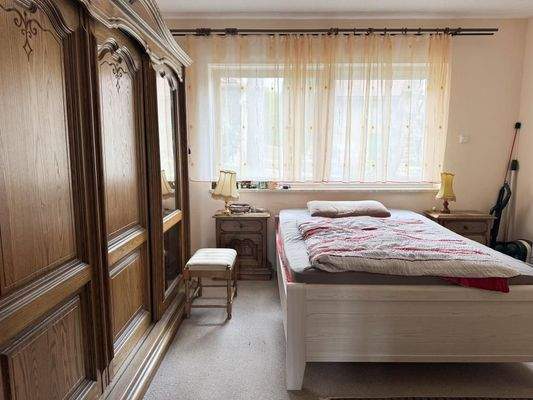 Erdgeschoss Schlafzimmer