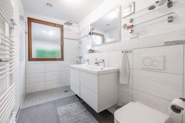 Erdgeschoss Badezimmer